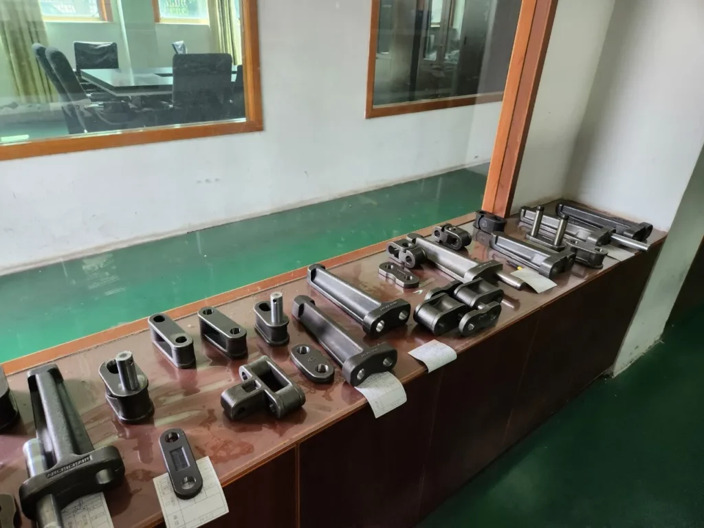 conveyor chain for mining